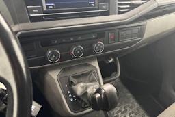 valkoinen Volkswagen Transporter 2022 kuva 20.