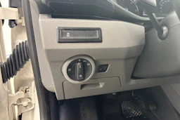 valkoinen Volkswagen Transporter 2022 kuva 22.