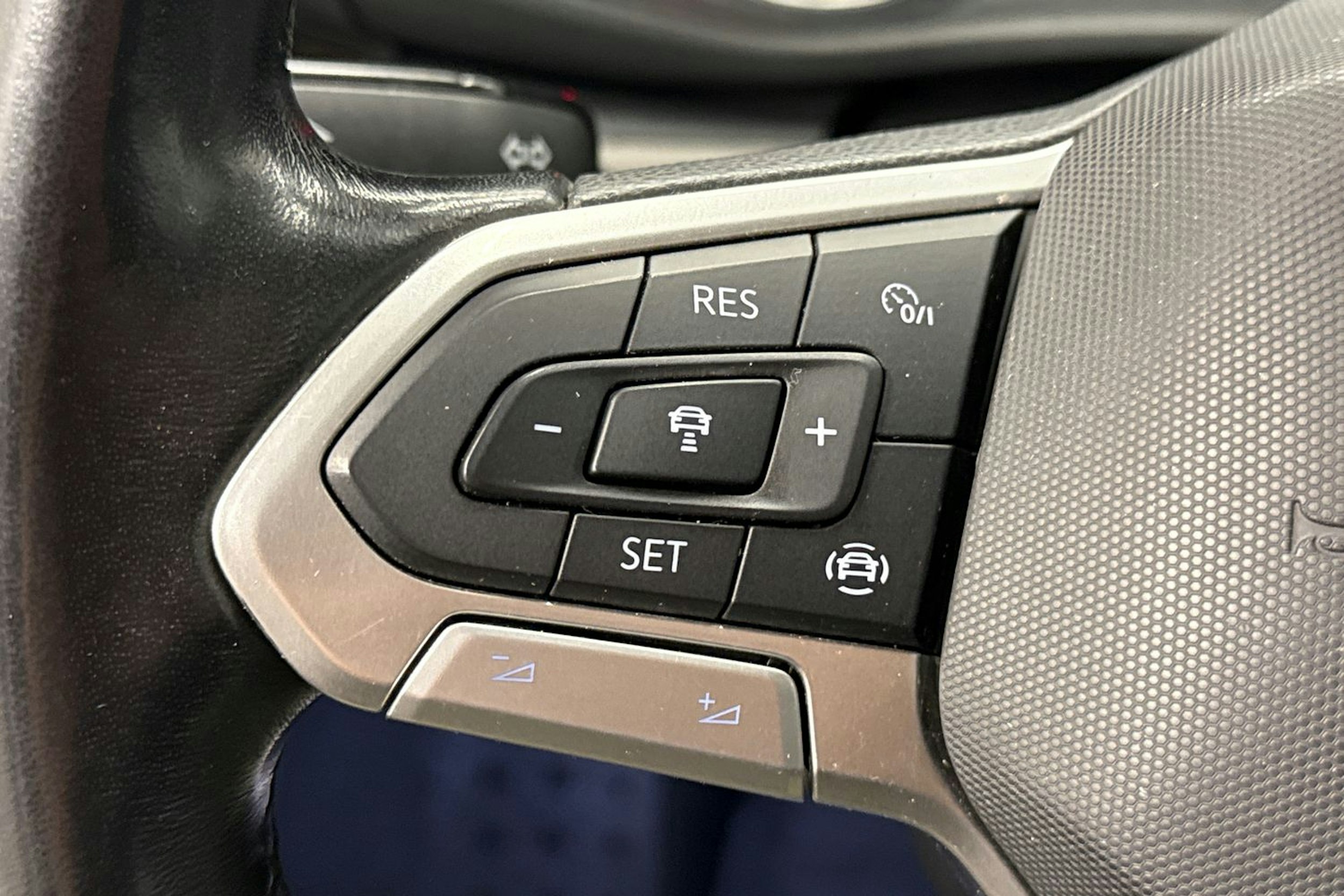 met. harmaa Volkswagen Transporter 2022 kuva 12.