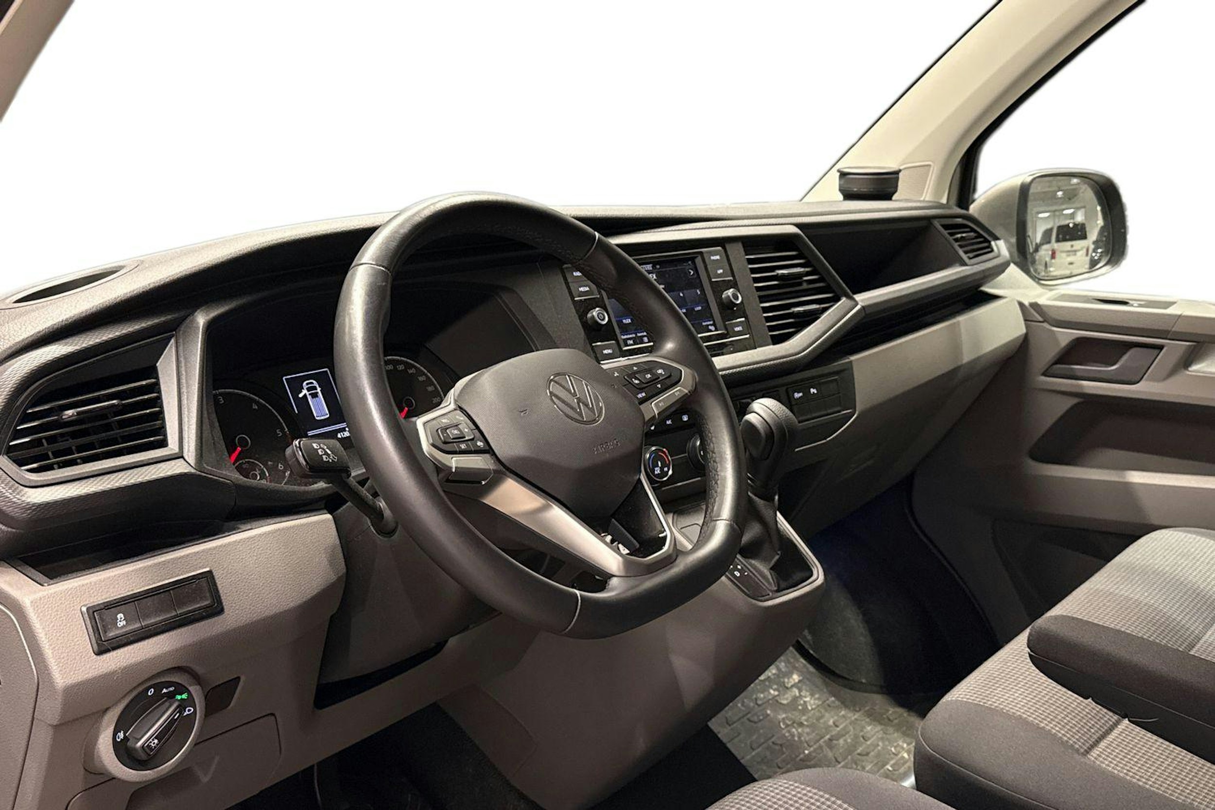 ruskea (beige) Volkswagen Transporter 2022 kuva 3.