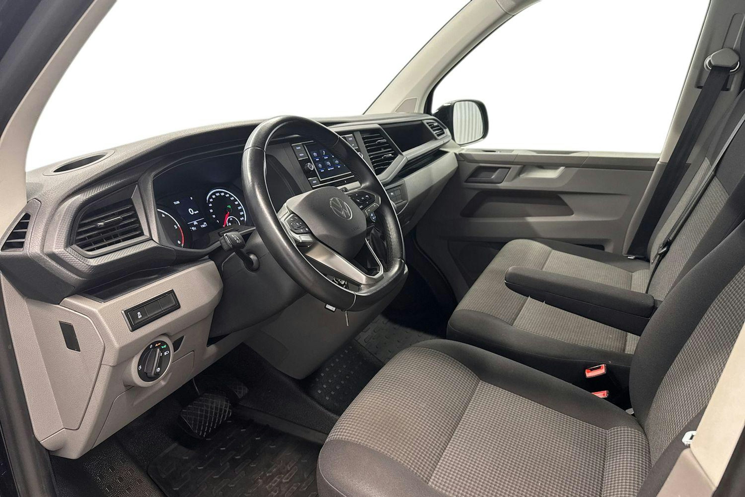 musta Volkswagen Transporter 2022 kuva 7.