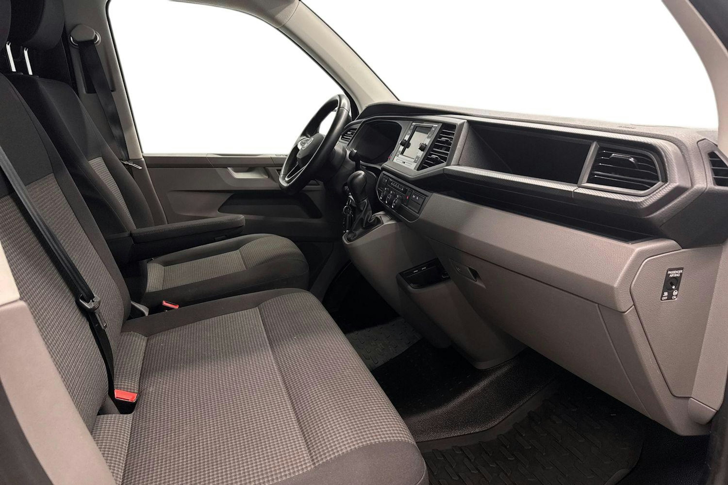 musta Volkswagen Transporter 2022 kuva 9.