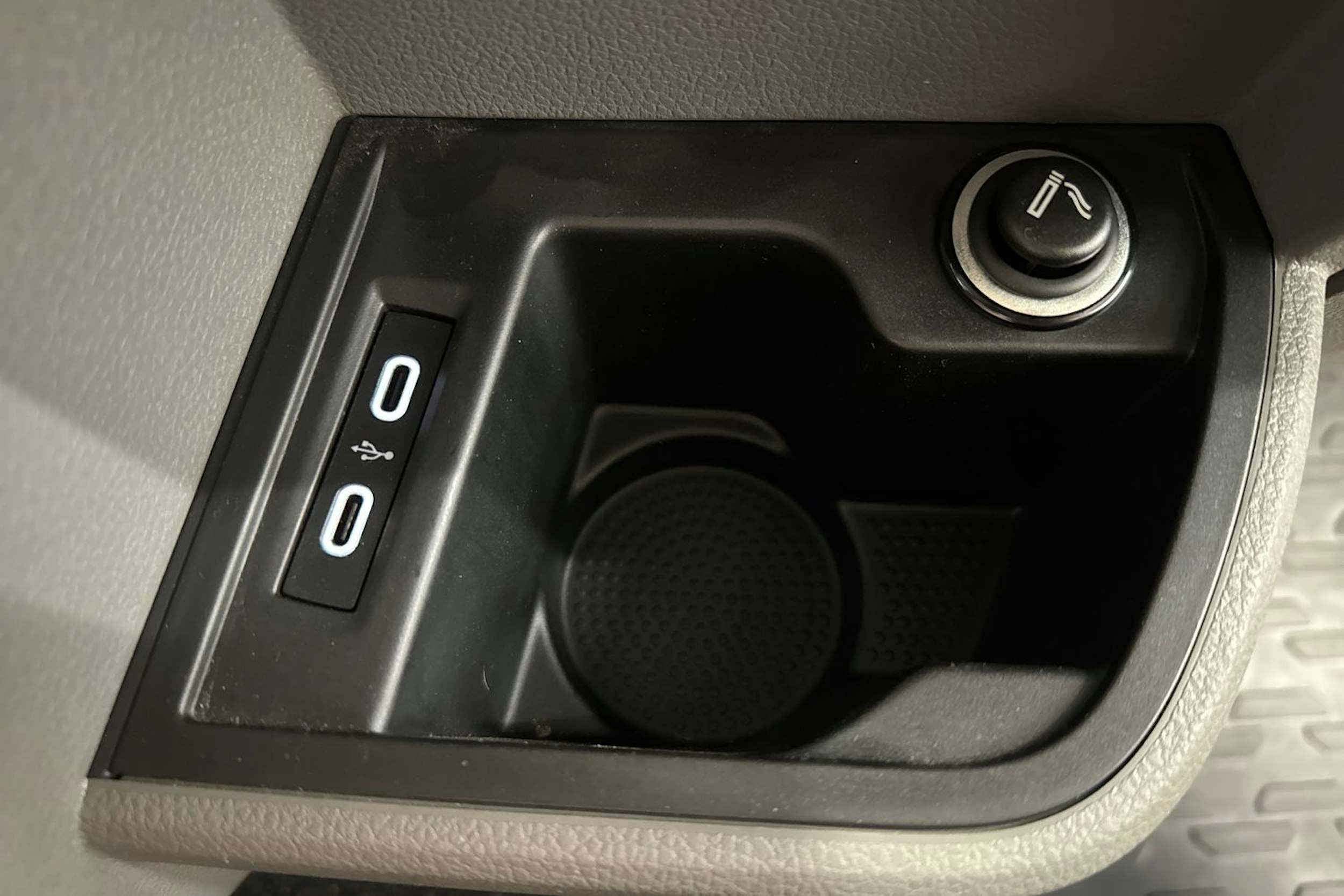 musta Volkswagen Transporter 2022 kuva 23.