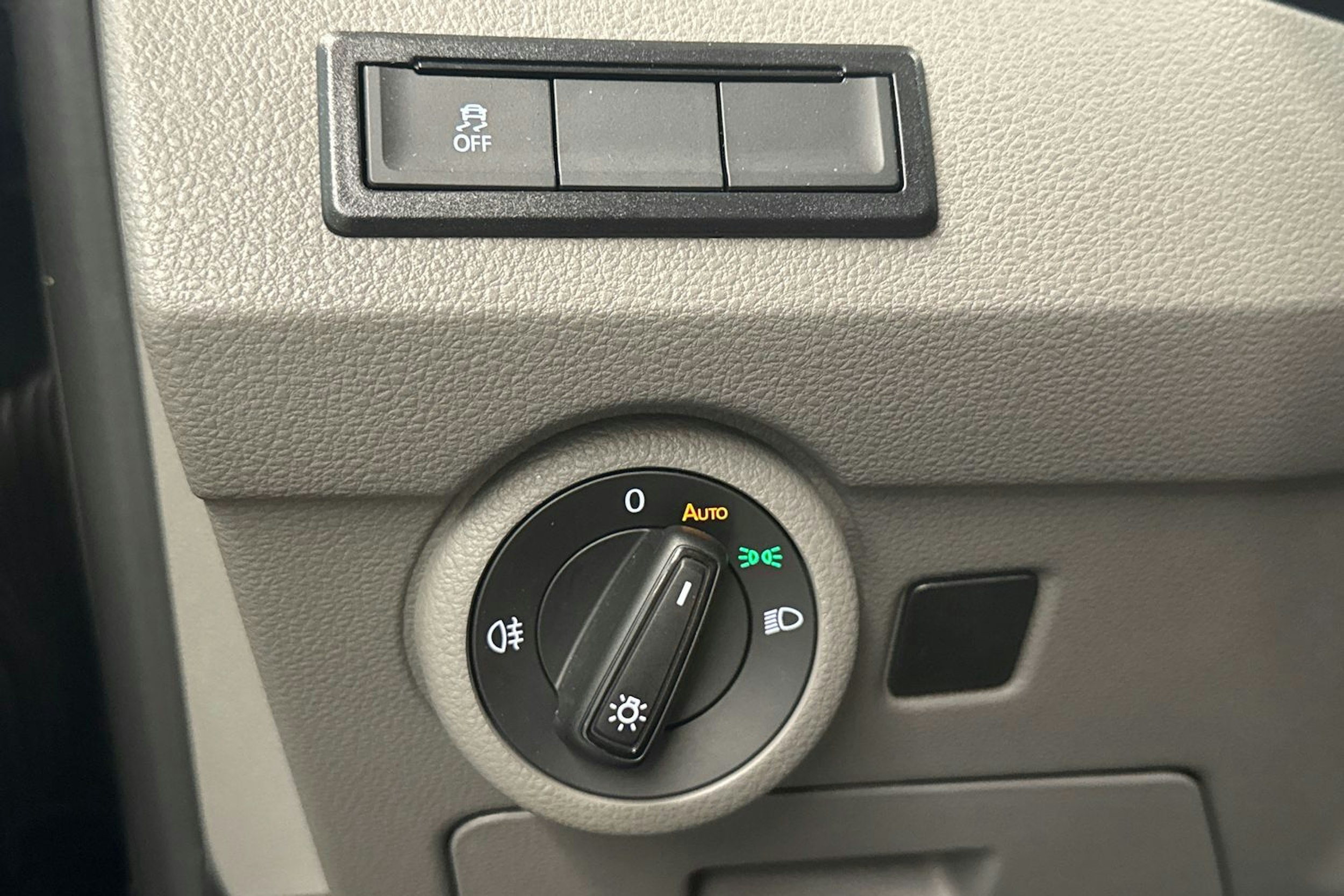 musta Volkswagen Transporter 2022 kuva 26.