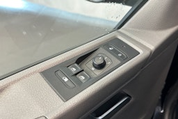 musta Volkswagen Transporter 2022 kuva 16.