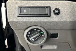 musta Volkswagen Transporter 2022 kuva 17.
