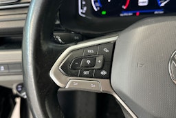 musta Volkswagen Transporter 2022 kuva 18.