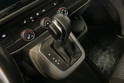 musta Volkswagen Transporter 2022 kuva 21.
