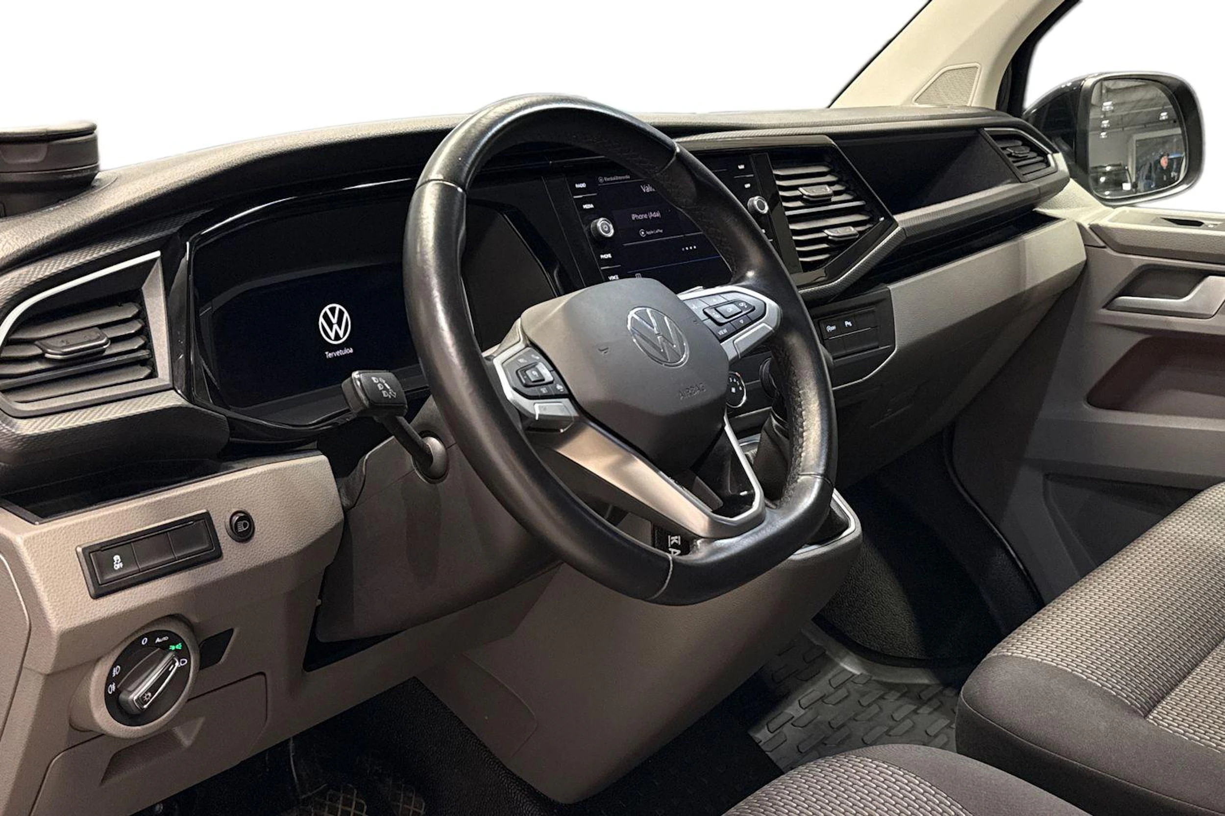 musta Volkswagen Transporter 2022 kuva 8.