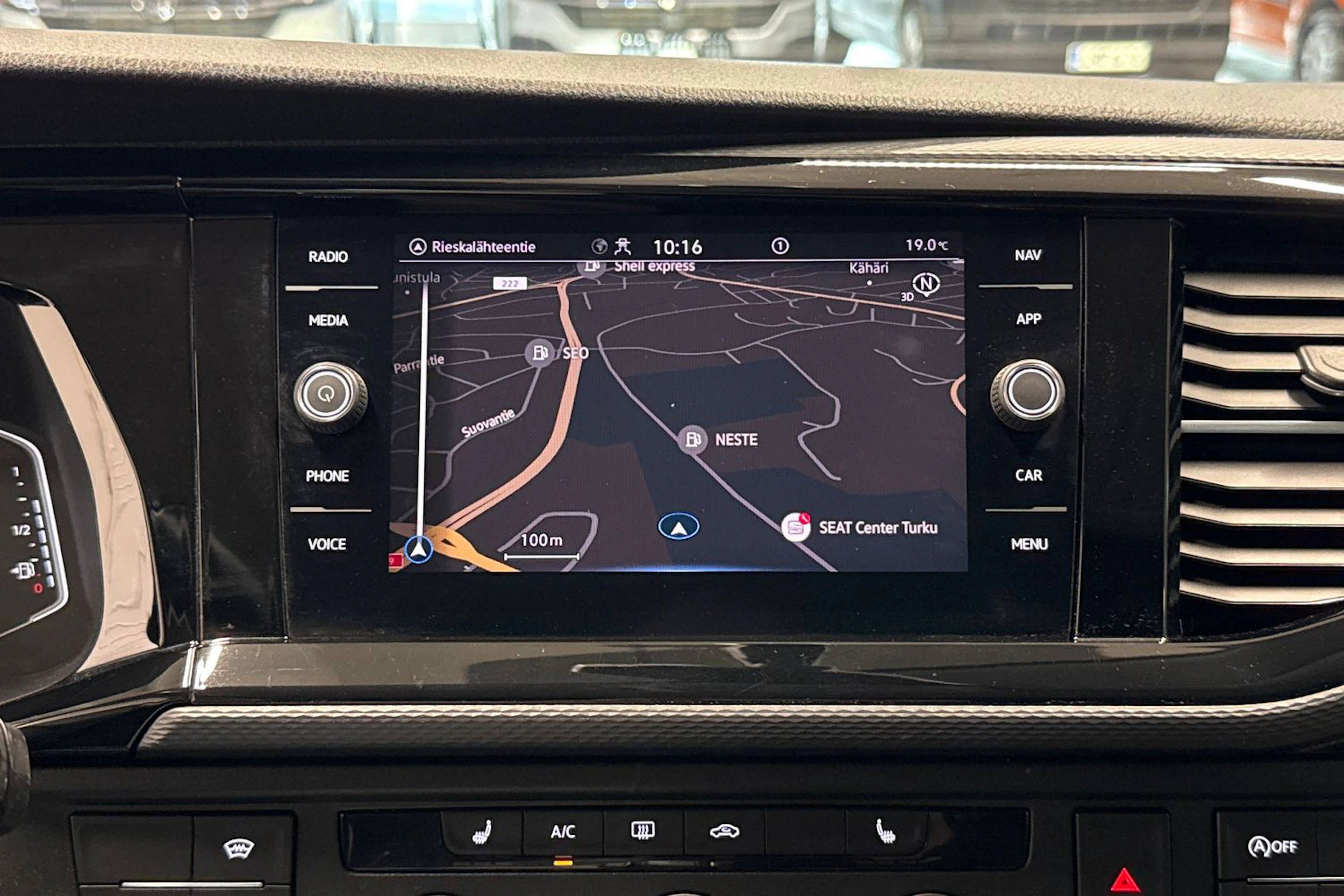 musta Volkswagen Transporter 2022 kuva 21.