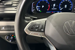 musta Volkswagen Transporter 2022 kuva 24.