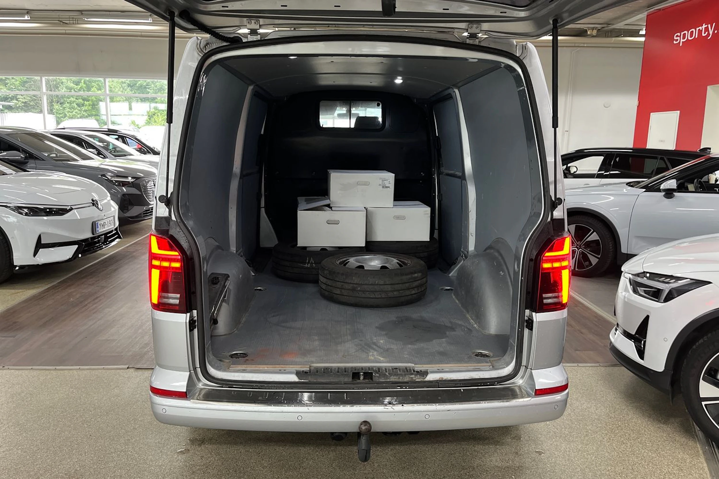 Harmaa Volkswagen TRANSPORTER 2022 kuva 4.