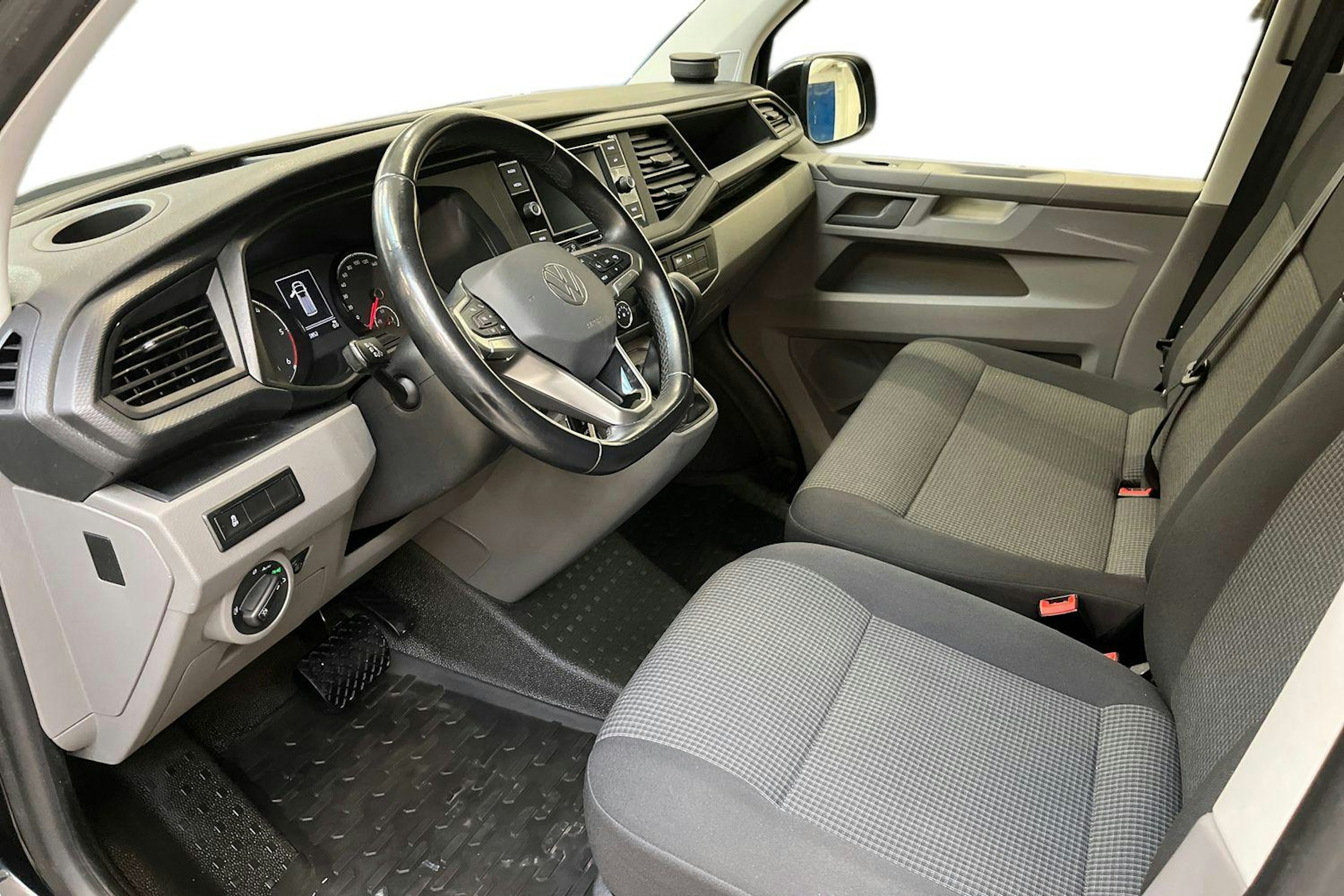 musta Volkswagen Transporter 2022 kuva 7.