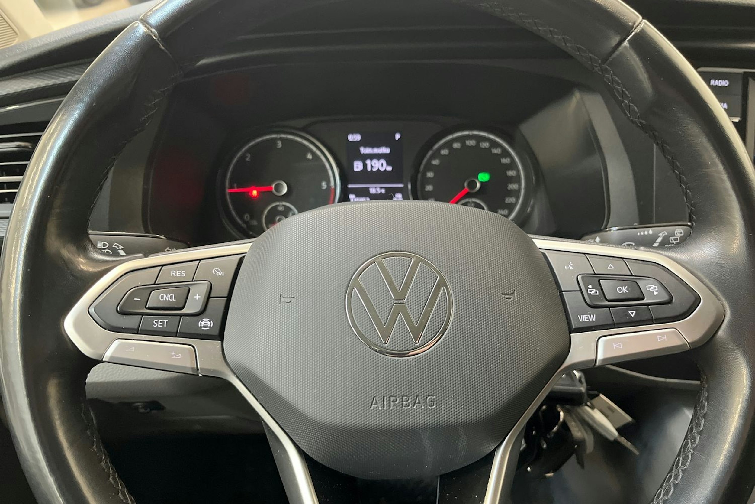musta Volkswagen Transporter 2022 kuva 17.