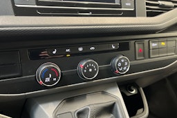 musta Volkswagen Transporter 2022 kuva 20.