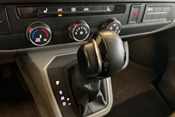 Oranssi Volkswagen TRANSPORTER 2022 kuva 19.
