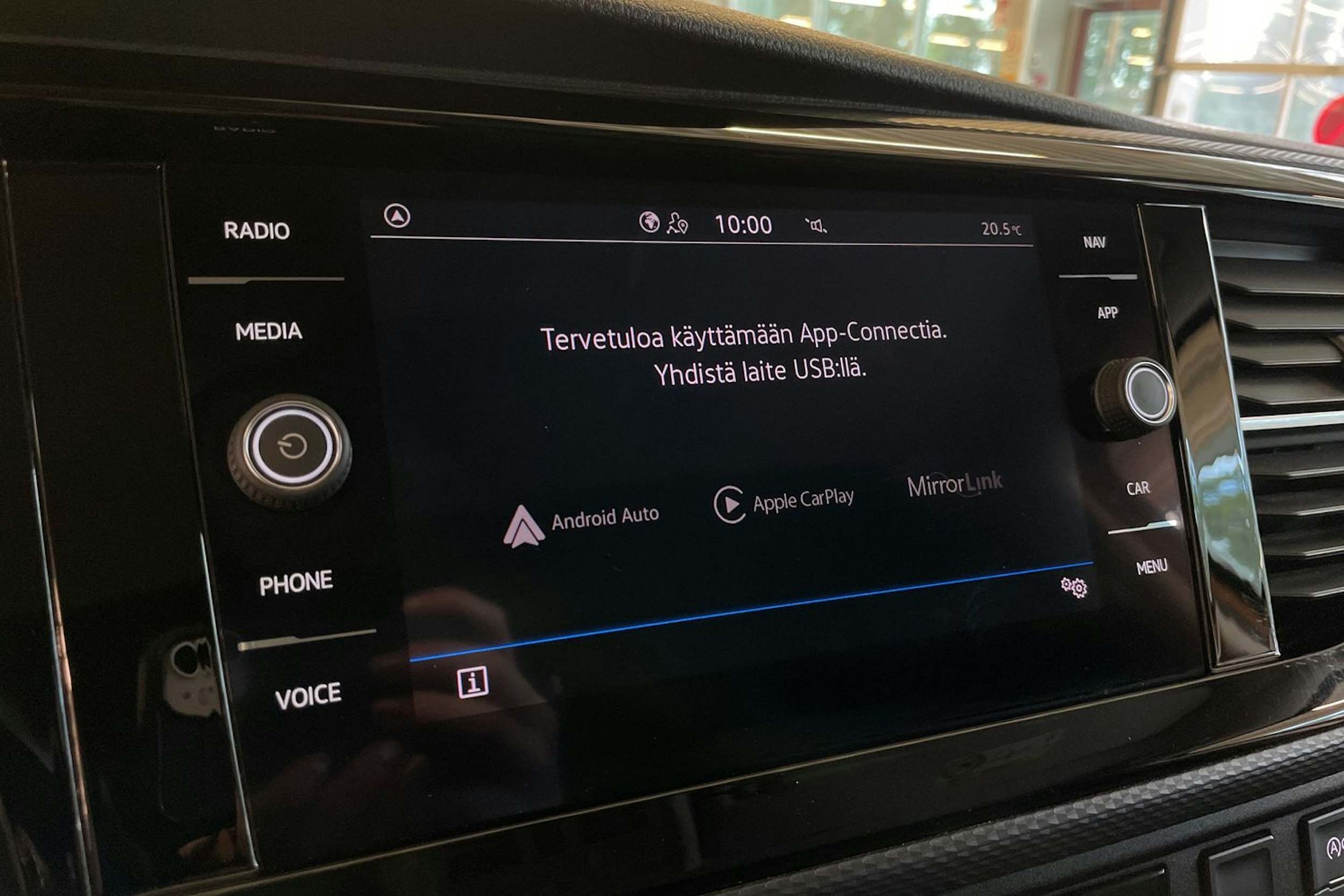 Oranssi Volkswagen TRANSPORTER 2022 kuva 24.