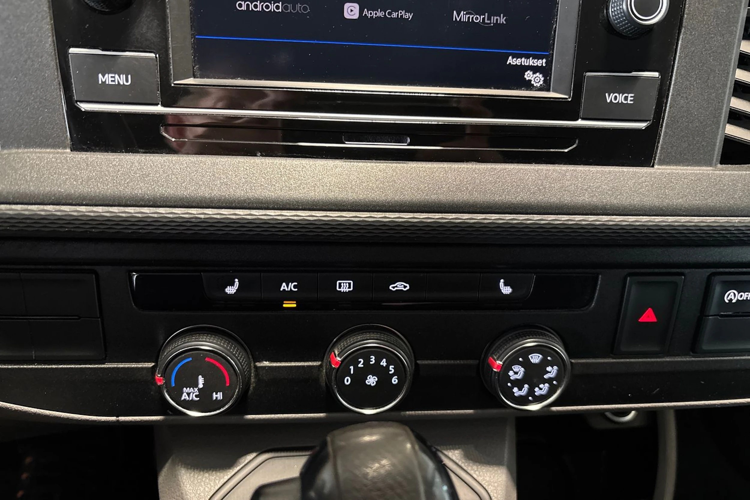 Valkoinen Volkswagen TRANSPORTER 2022 kuva 17.