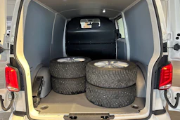 Valkoinen Volkswagen TRANSPORTER 2022 kuva 21.