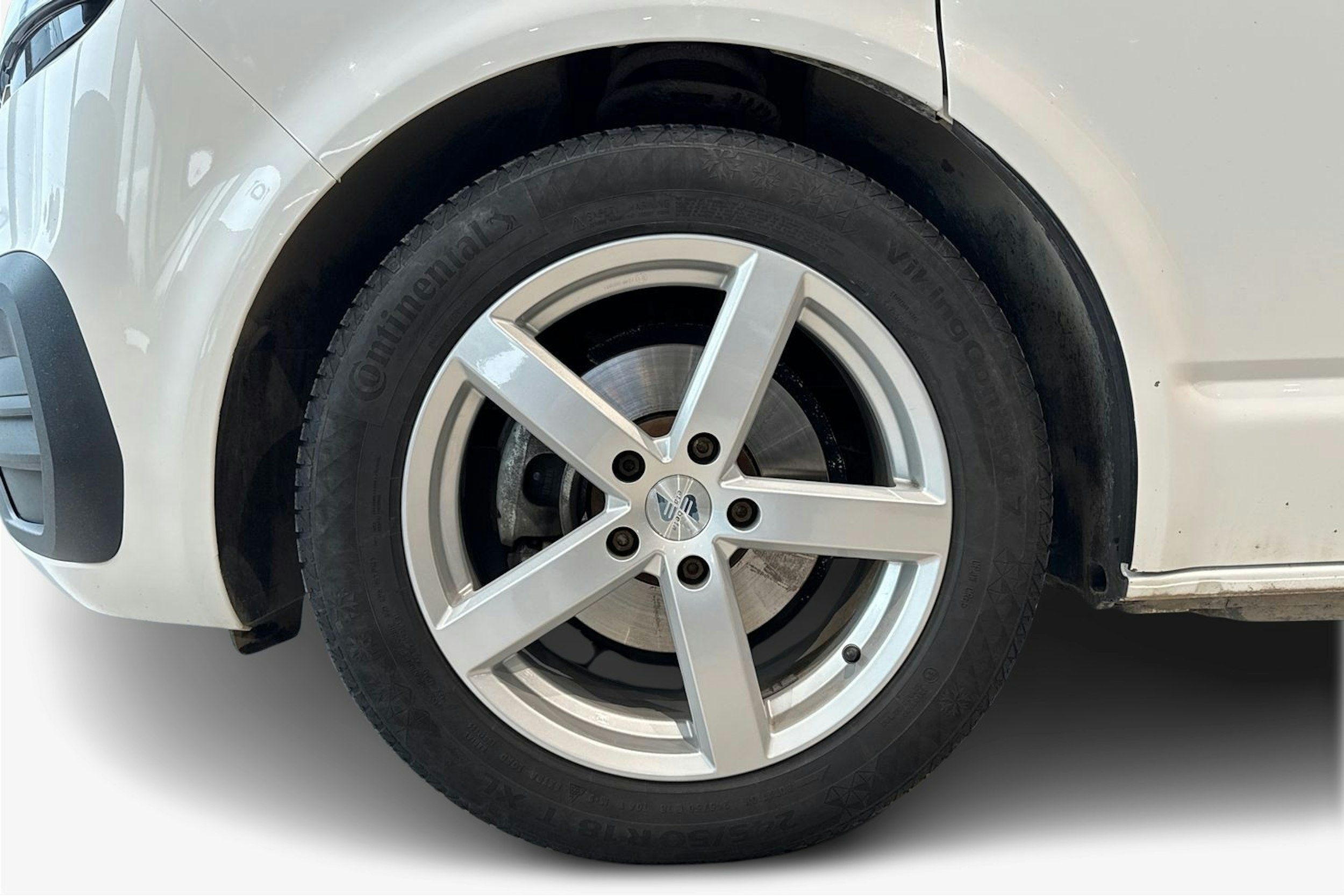 valkoinen Volkswagen Transporter 2022 kuva 11.