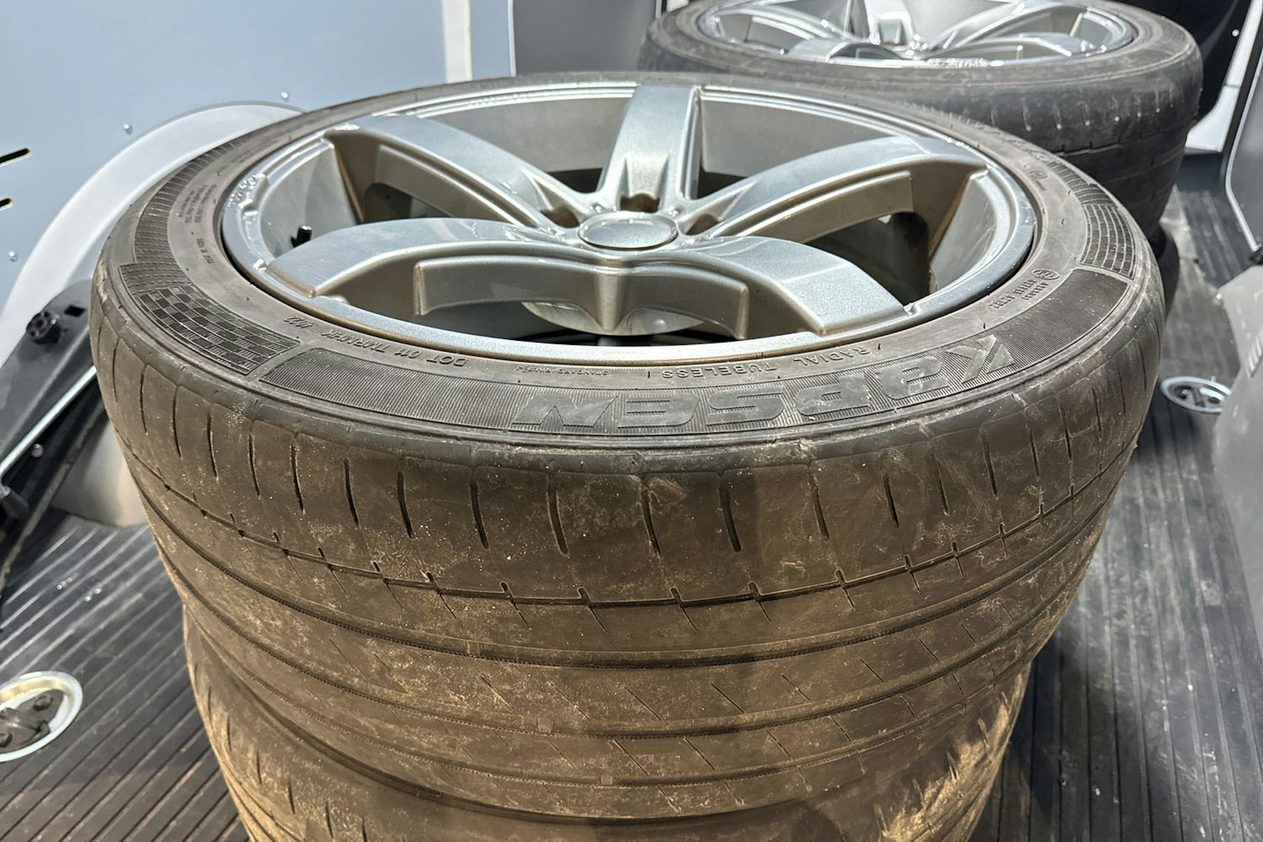 valkoinen Volkswagen Transporter 2022 kuva 14.