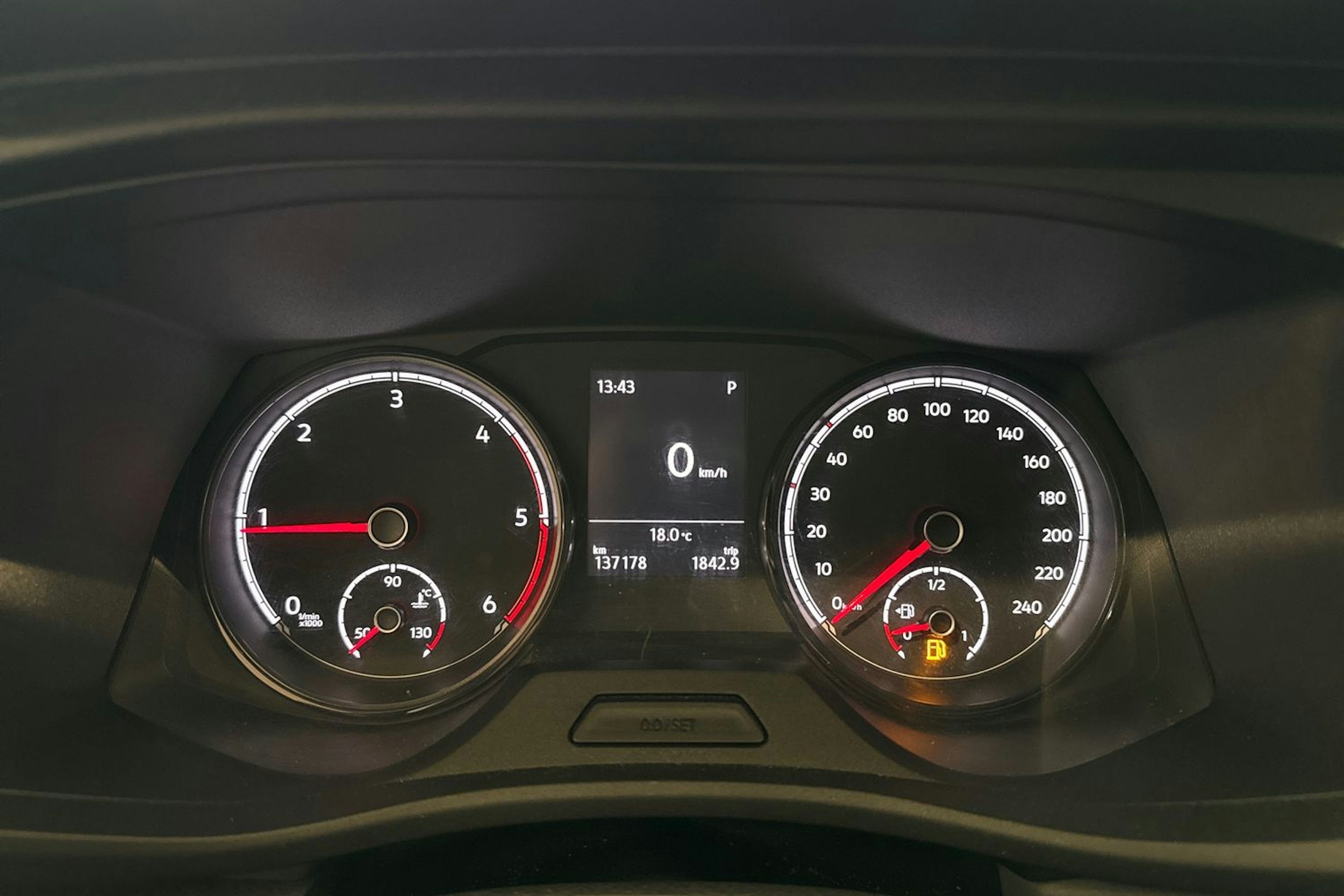 valkoinen Volkswagen Transporter 2022 kuva 20.