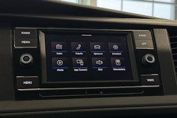 valkoinen Volkswagen Transporter 2022 kuva 21.