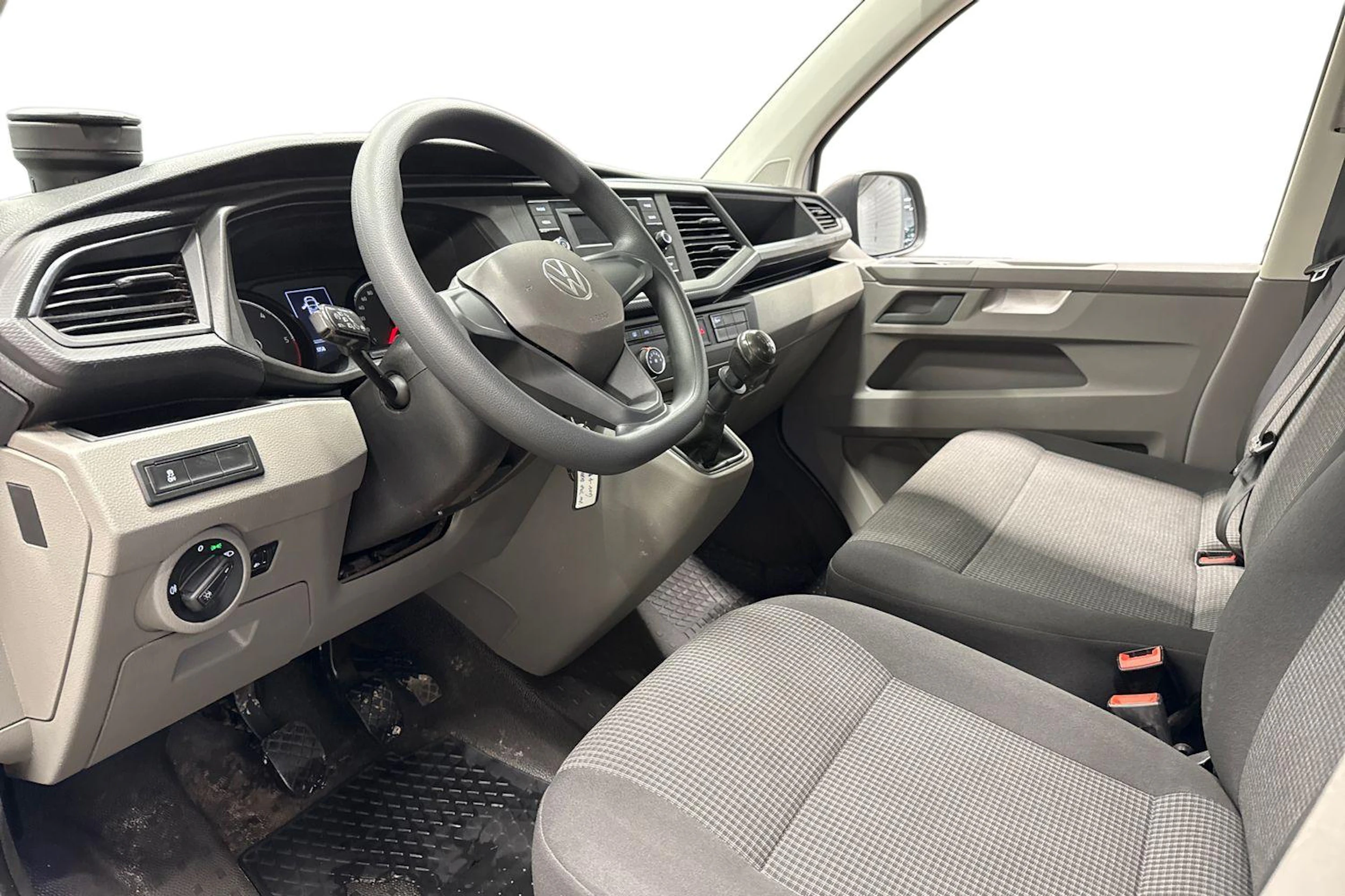 Harmaa Volkswagen Transporter 2022 kuva 8.
