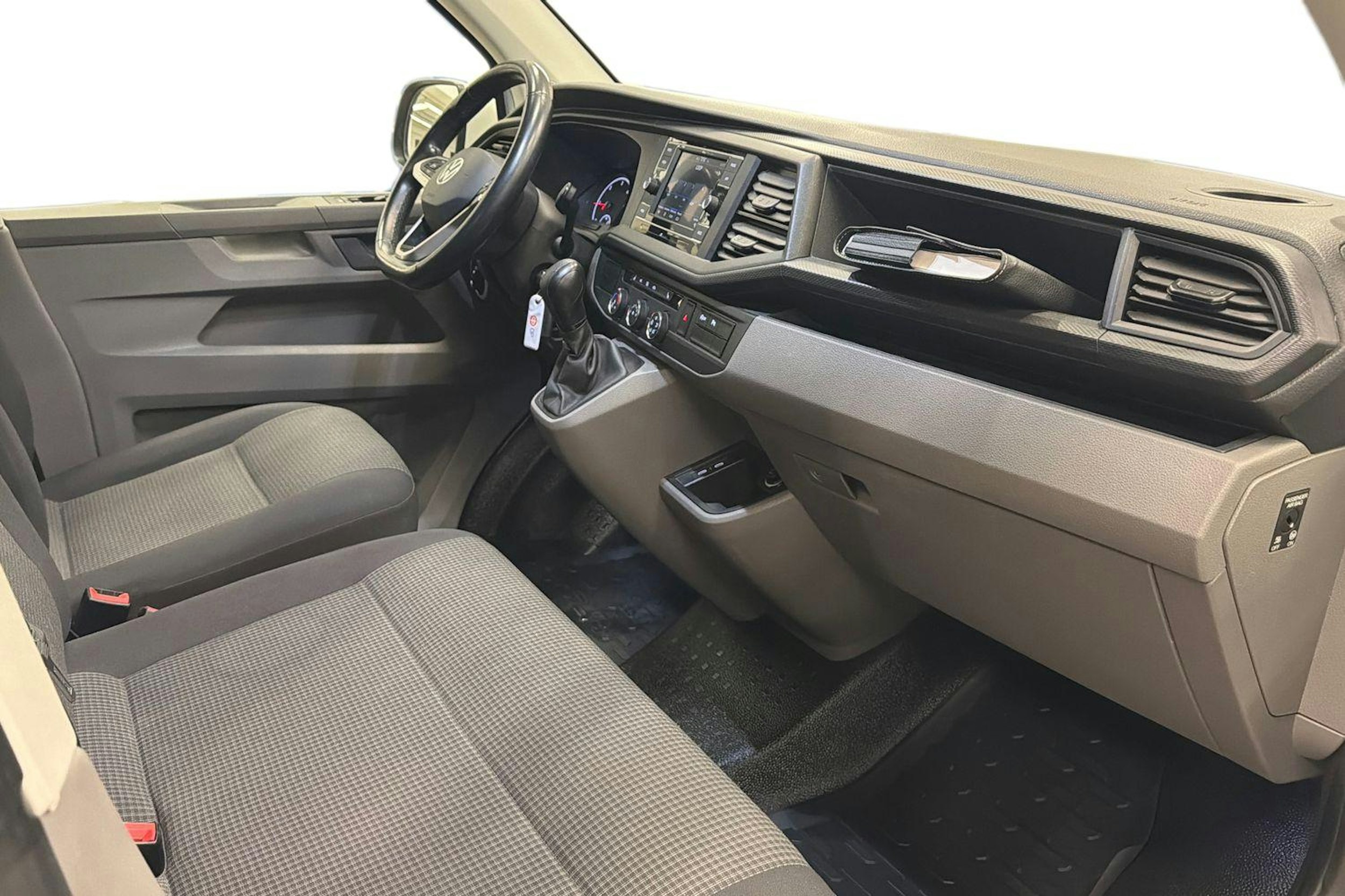 valkoinen Volkswagen Transporter 2022 kuva 8.
