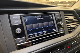 valkoinen Volkswagen Transporter 2022 kuva 10.