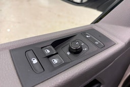 valkoinen Volkswagen Transporter 2022 kuva 15.