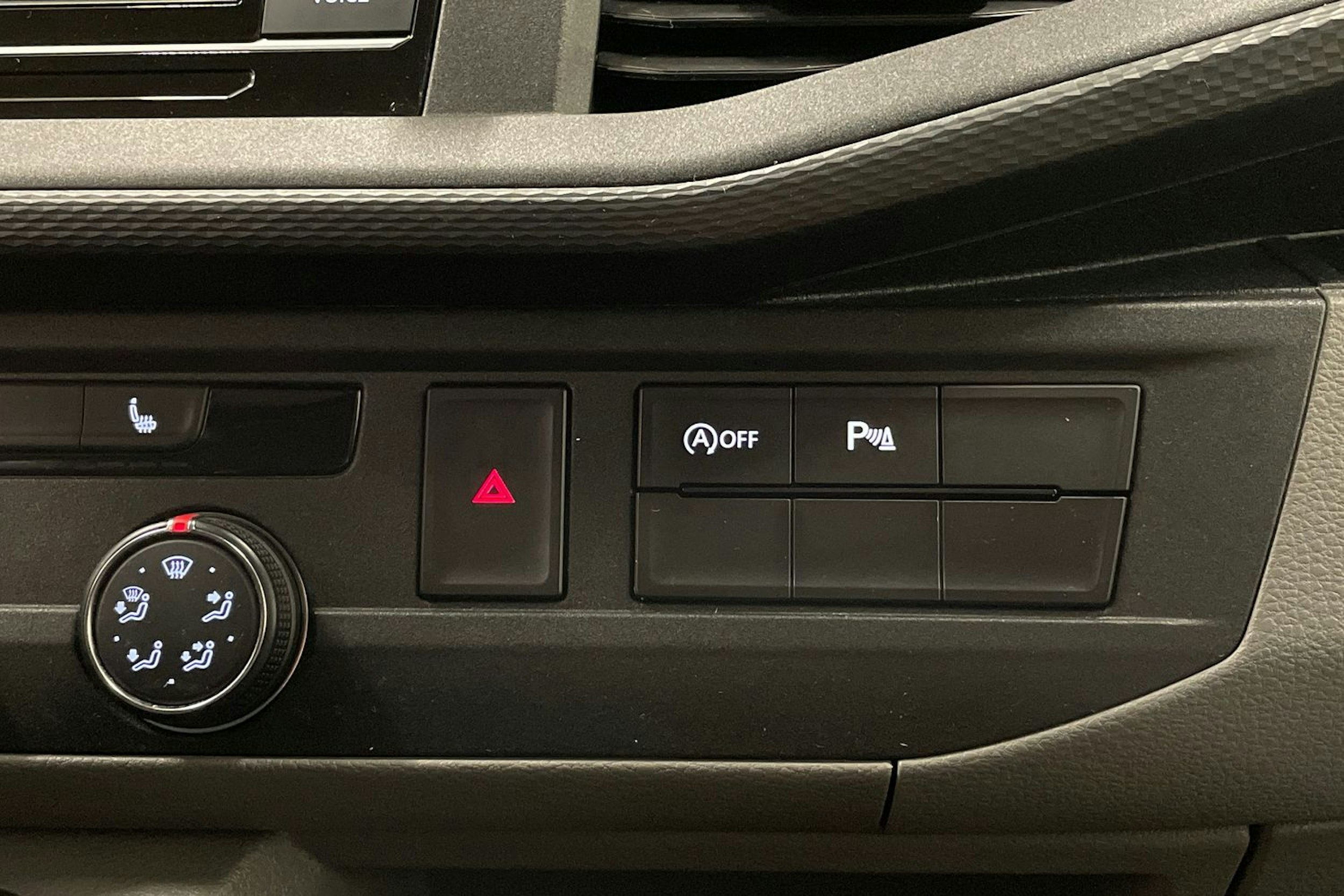 valkoinen Volkswagen Transporter 2022 kuva 22.