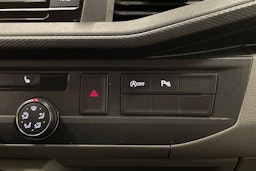 valkoinen Volkswagen Transporter 2022 kuva 22.