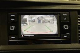 valkoinen Volkswagen Transporter 2022 kuva 23.