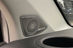 valkoinen Volkswagen Transporter 2022 kuva 26.