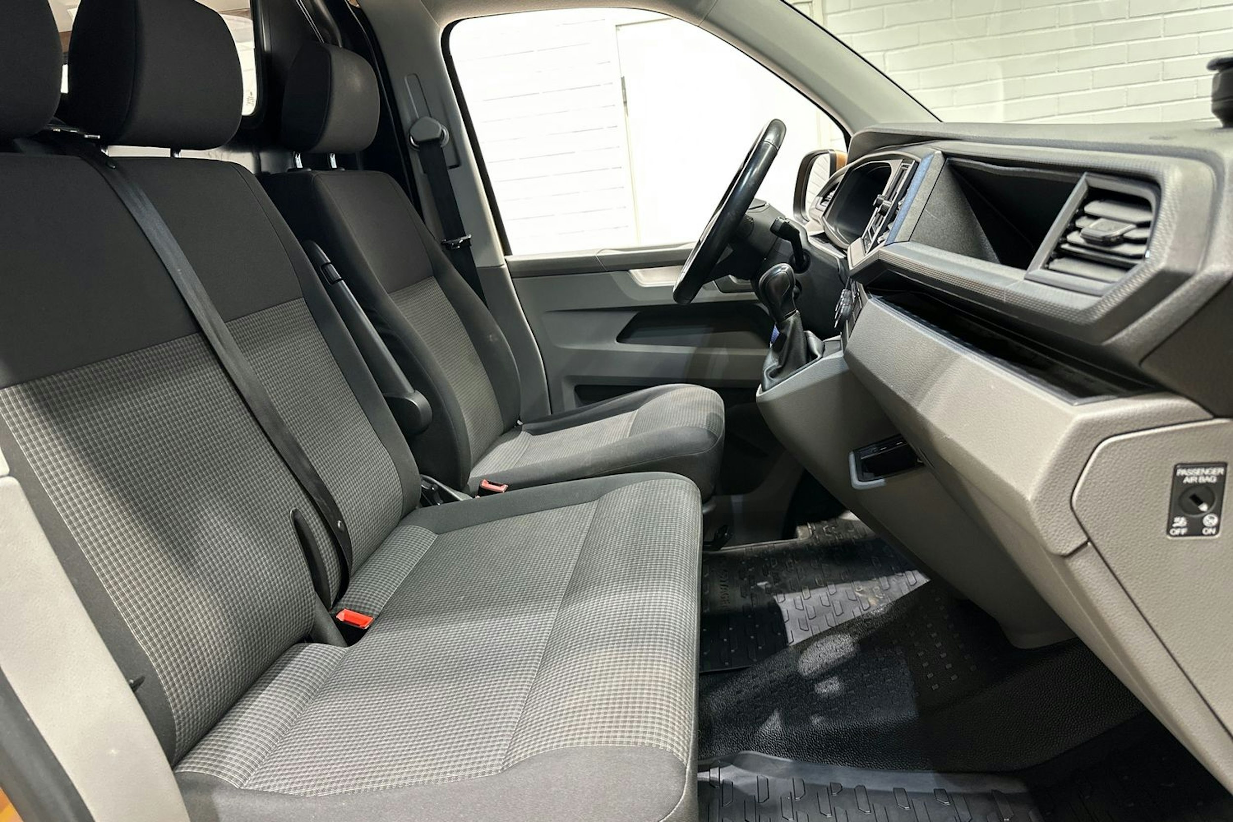 Ruskea (beige) Volkswagen TRANSPORTER 2022 kuva 20.