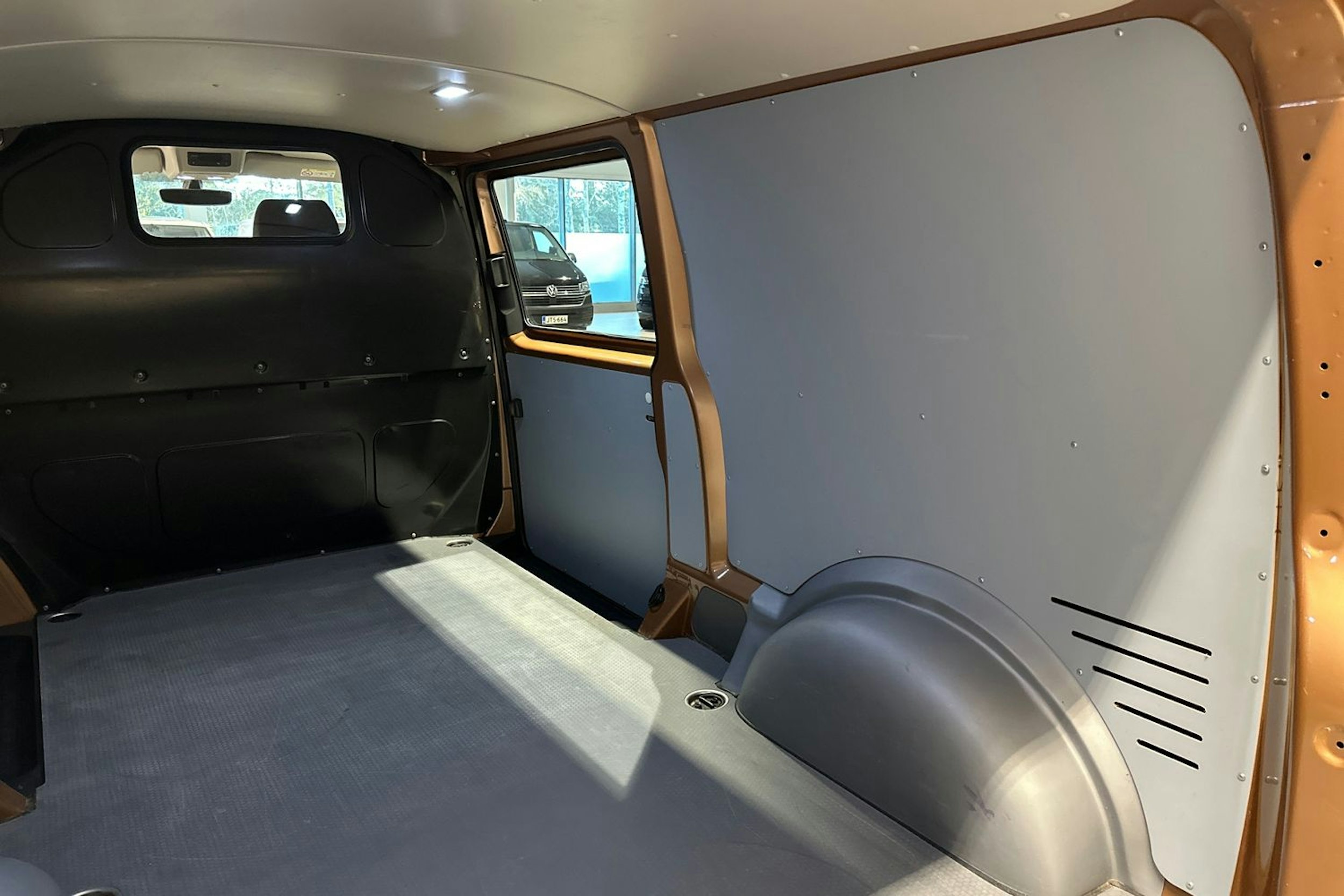 Ruskea (beige) Volkswagen TRANSPORTER 2022 kuva 25.