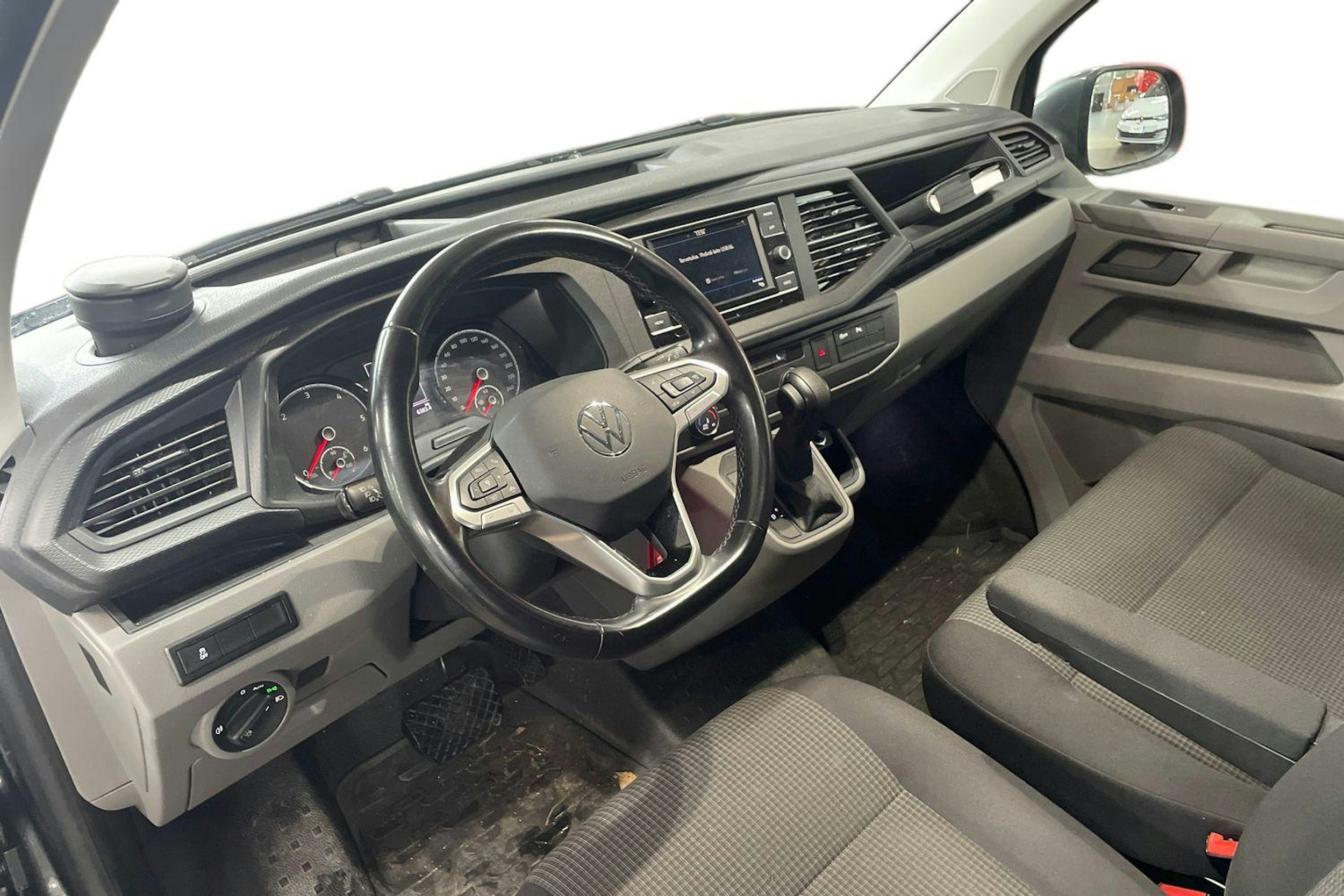 Harmaa Volkswagen TRANSPORTER 2022 kuva 7.