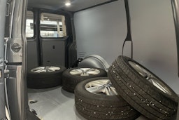 Harmaa Volkswagen TRANSPORTER 2022 kuva 14.