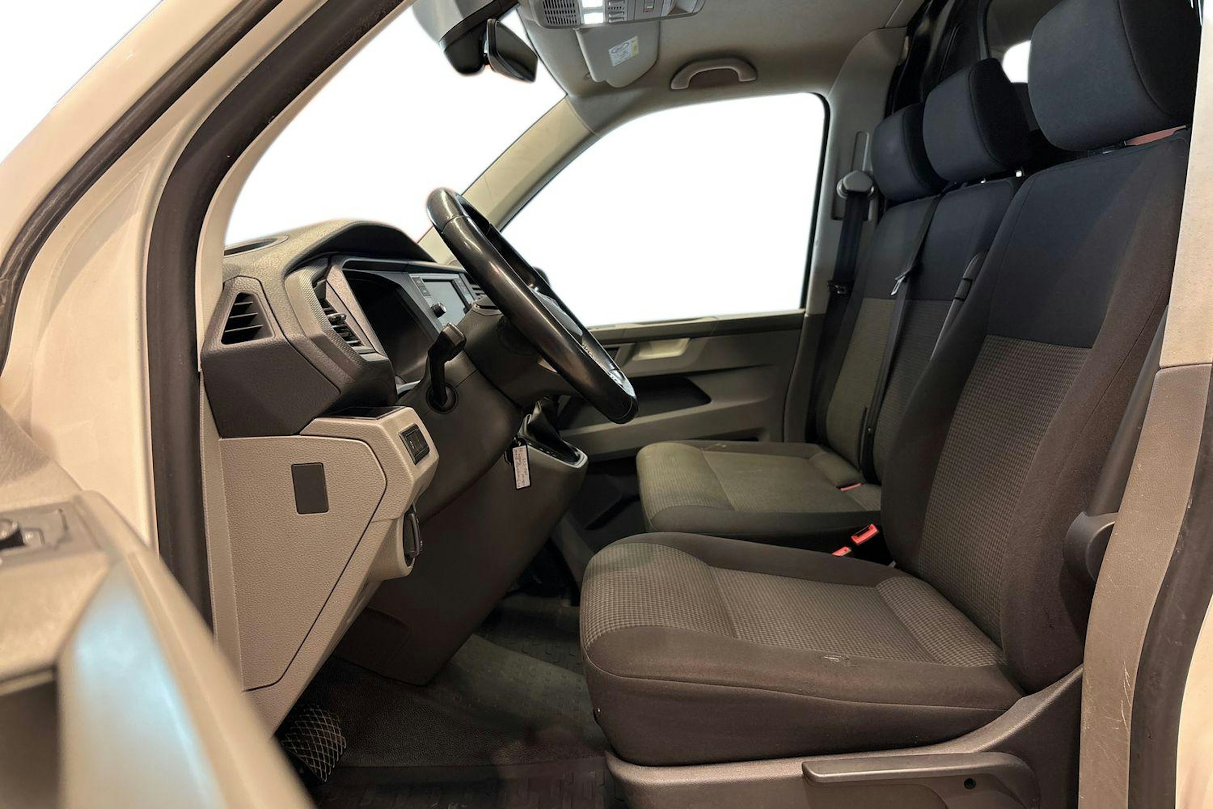 Valkoinen Volkswagen TRANSPORTER 2022 kuva 11.