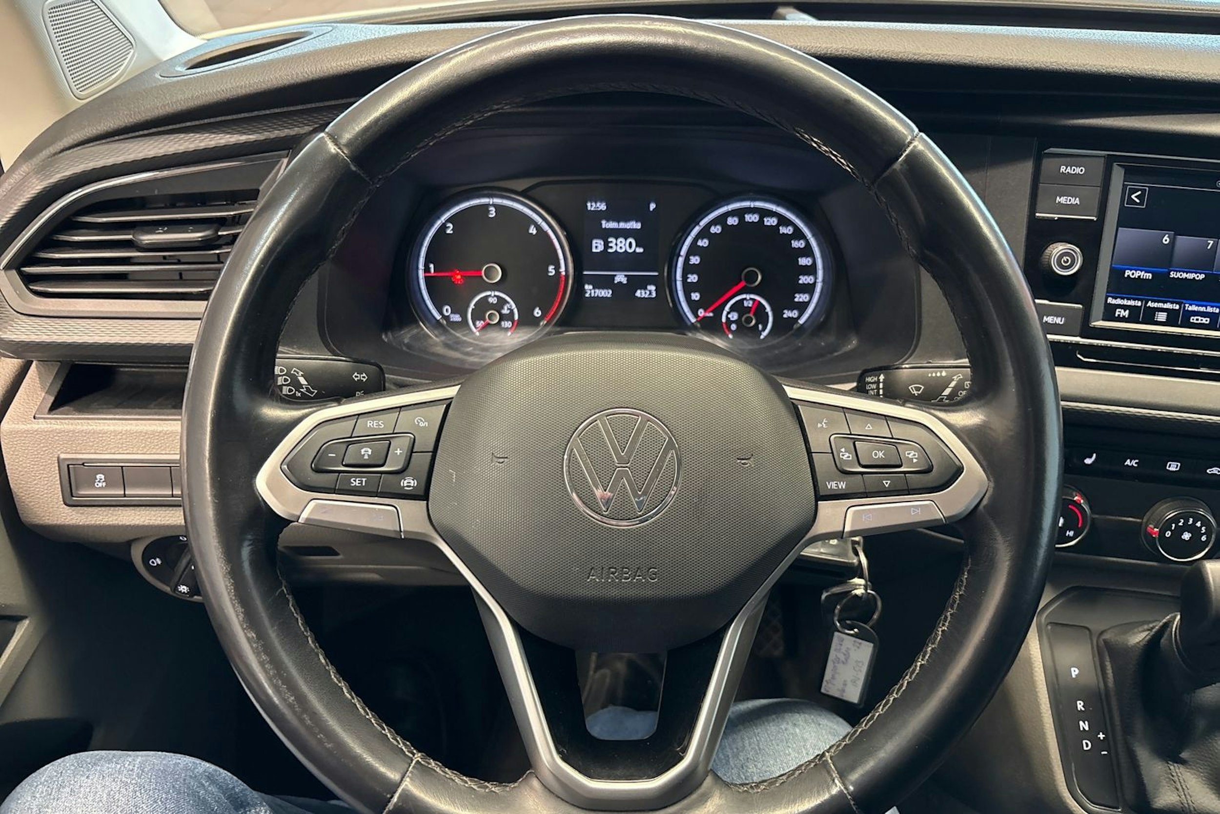 Valkoinen Volkswagen TRANSPORTER 2022 kuva 20.