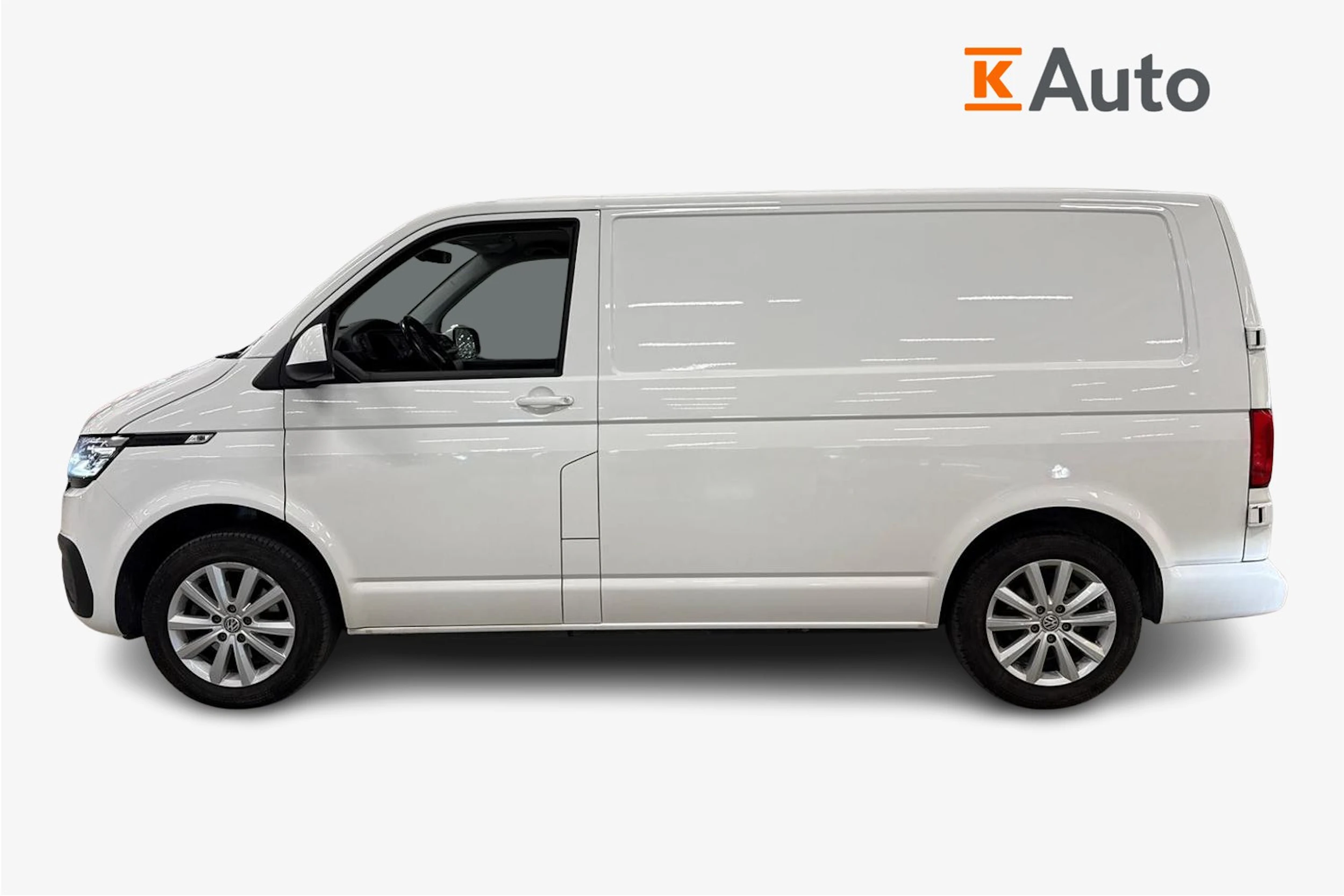 valkoinen Volkswagen Transporter 2022 kuva 7.