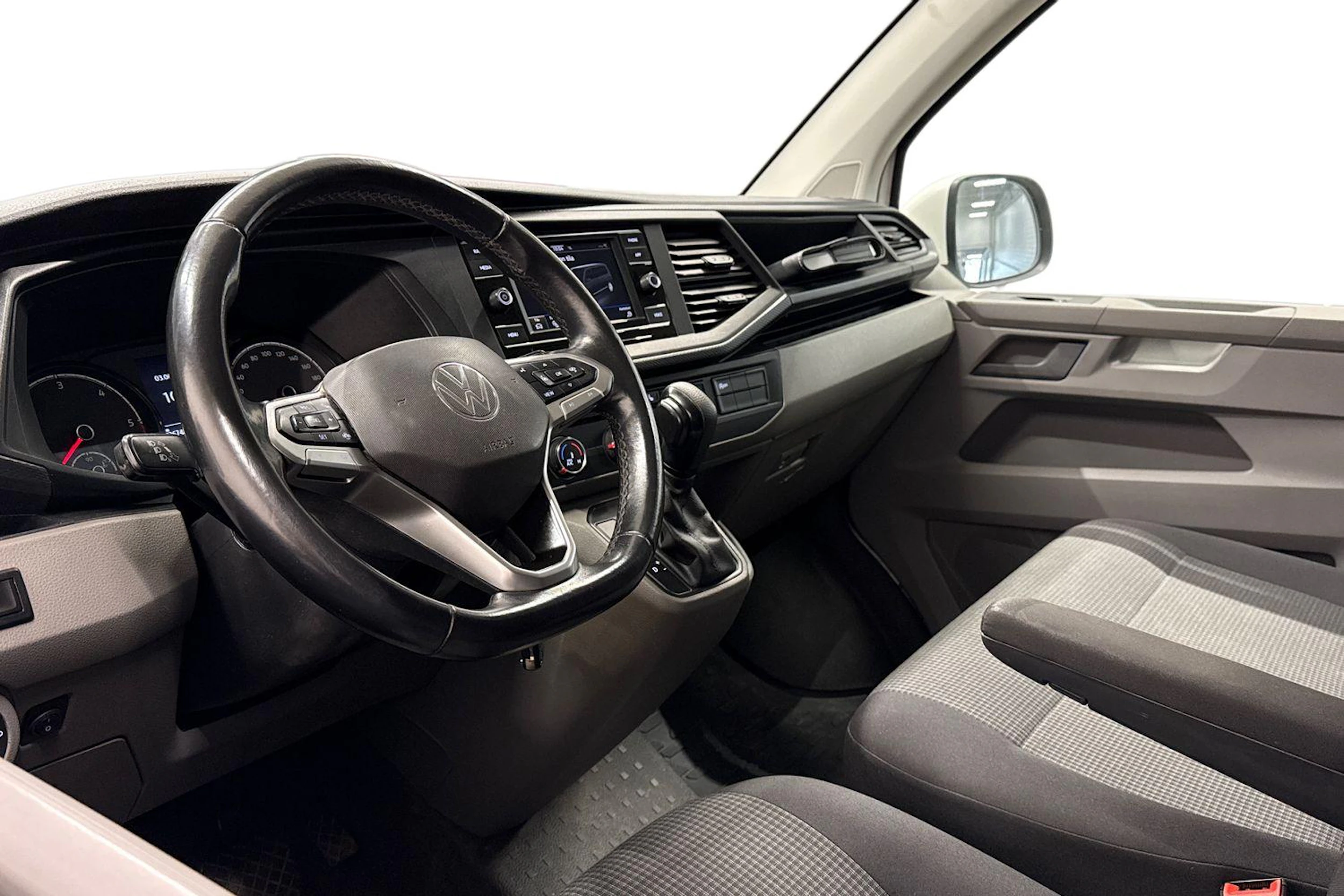 valkoinen Volkswagen Transporter 2022 kuva 8.