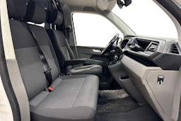 valkoinen Volkswagen Transporter 2022 kuva 11.