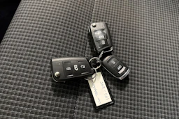 valkoinen Volkswagen Transporter 2022 kuva 24.