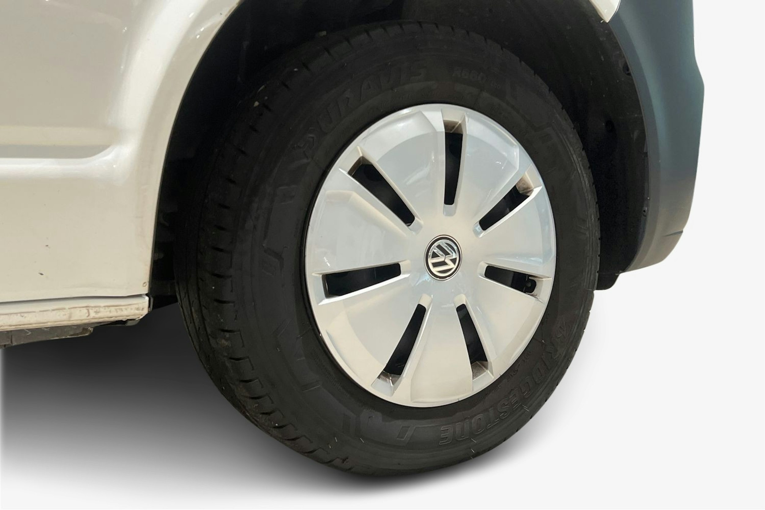 valkoinen Volkswagen Transporter 2022 kuva 11.