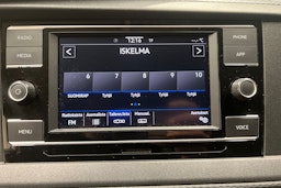 valkoinen Volkswagen Transporter 2022 kuva 13.