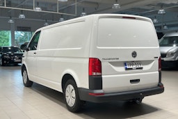 valkoinen Volkswagen Transporter 2022 kuva 18.