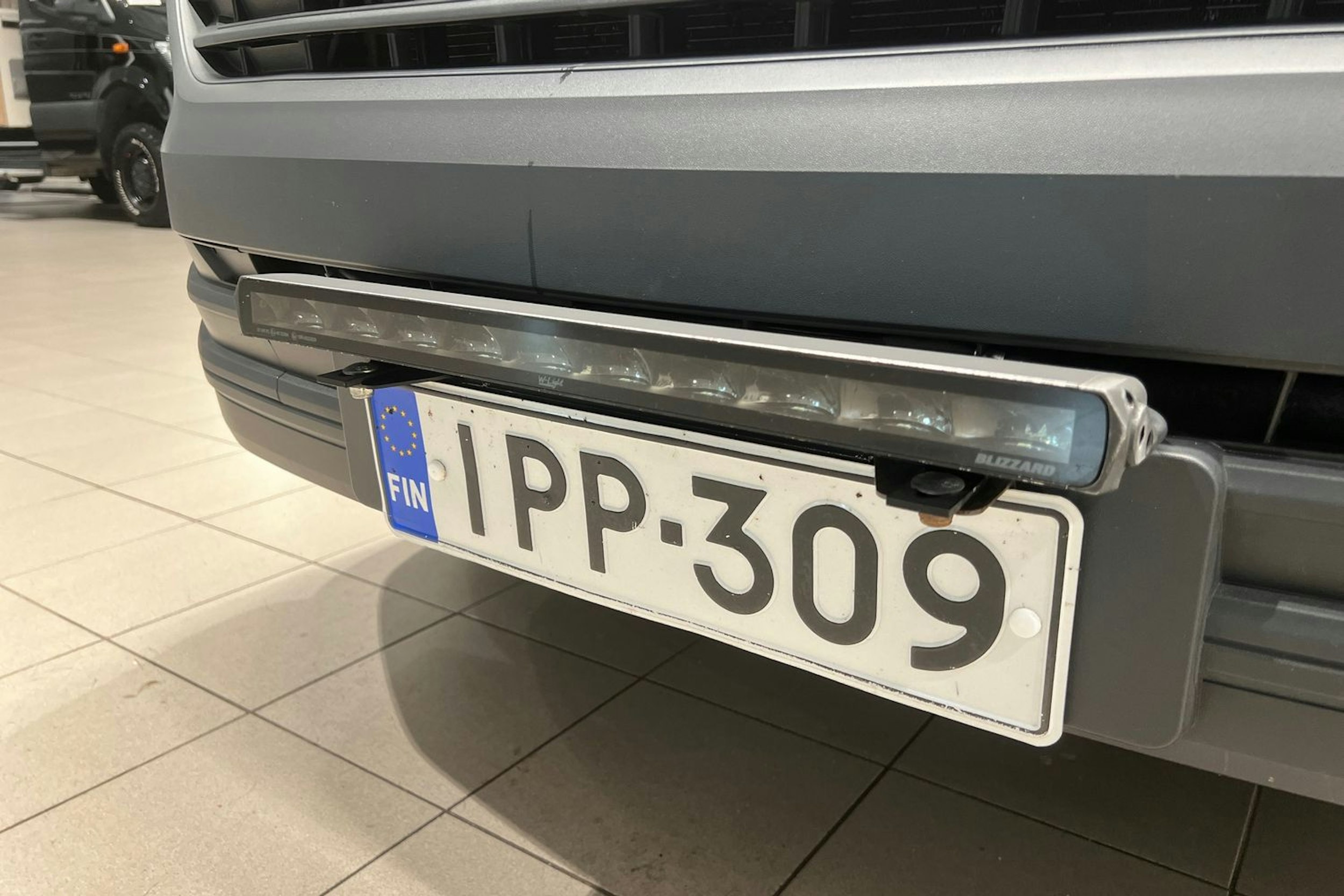 valkoinen Volkswagen Transporter 2022 kuva 20.