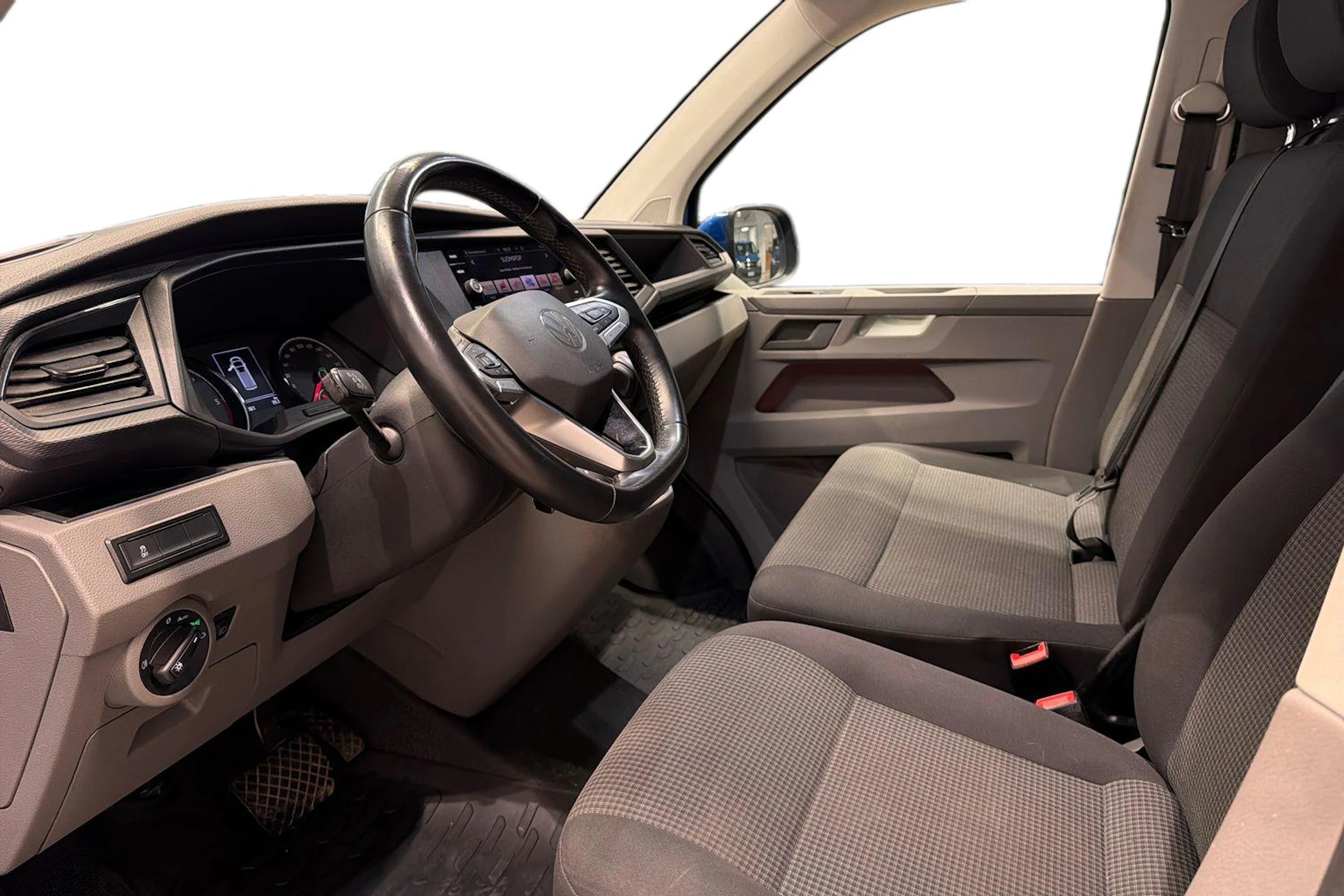 sininen Volkswagen Transporter 2022 kuva 8.